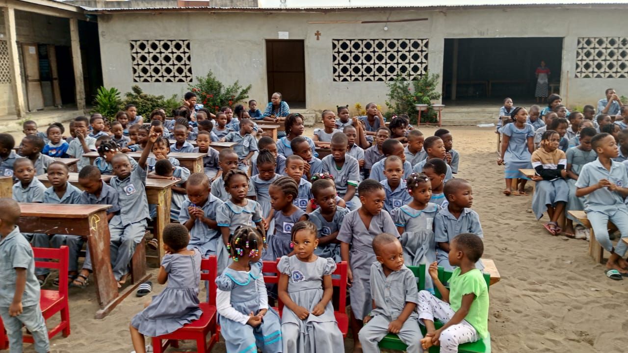 Monseigneur Claude Lah Facebook ad: ORPHELINATS LA BONNE CASE