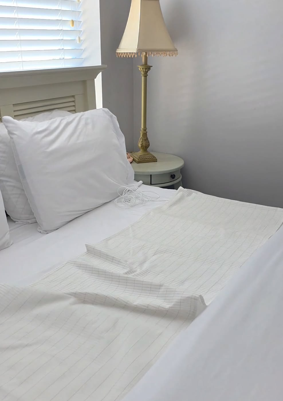 The Honest Mama Facebook ad: Get Grounded While You Sleep!