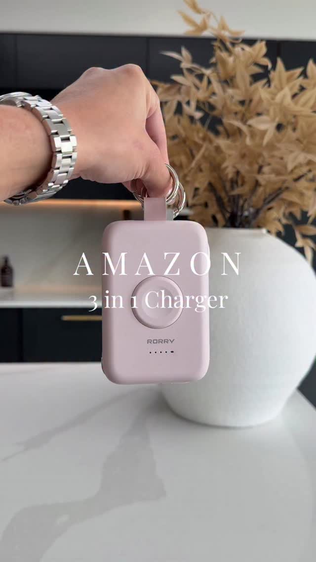 Diariodeunareforma Facebook ad: ad This 3-in-1 power bank has become a…