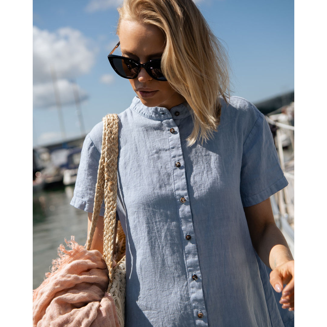 Sauths Facebook ad: Linen dresses & clothes by Sauths