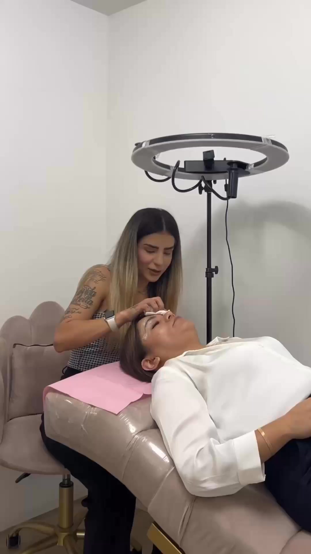Jocelynee Brows Facebook ad: ๐ป๐ ๐
๐๐๐๐ฬ๐ ๐๐๐๐๐๐๐๐๐๐๐๐
๐