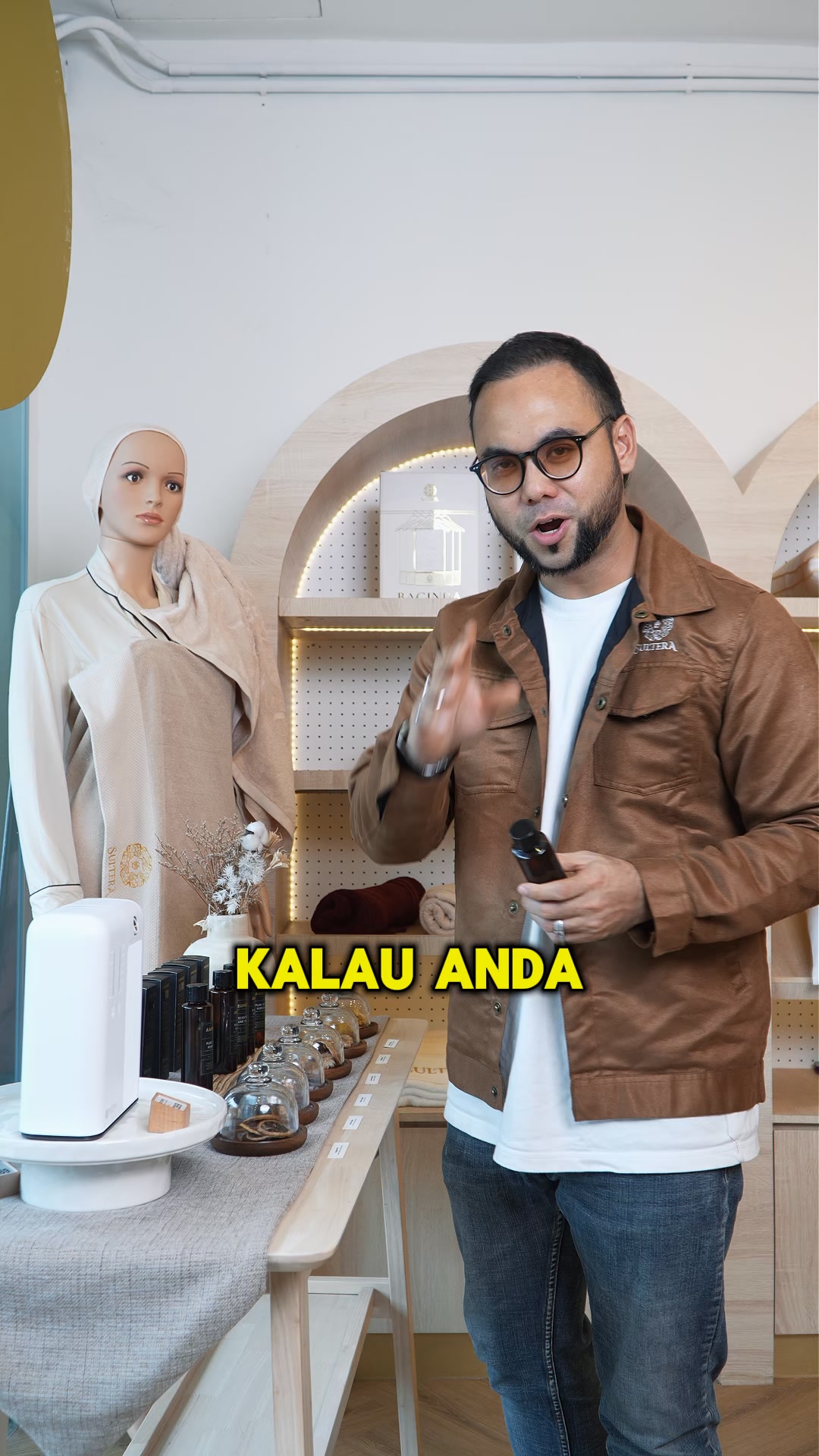 Sultera Malaysia Facebook ad: JOM DATANG SHOWROOM
