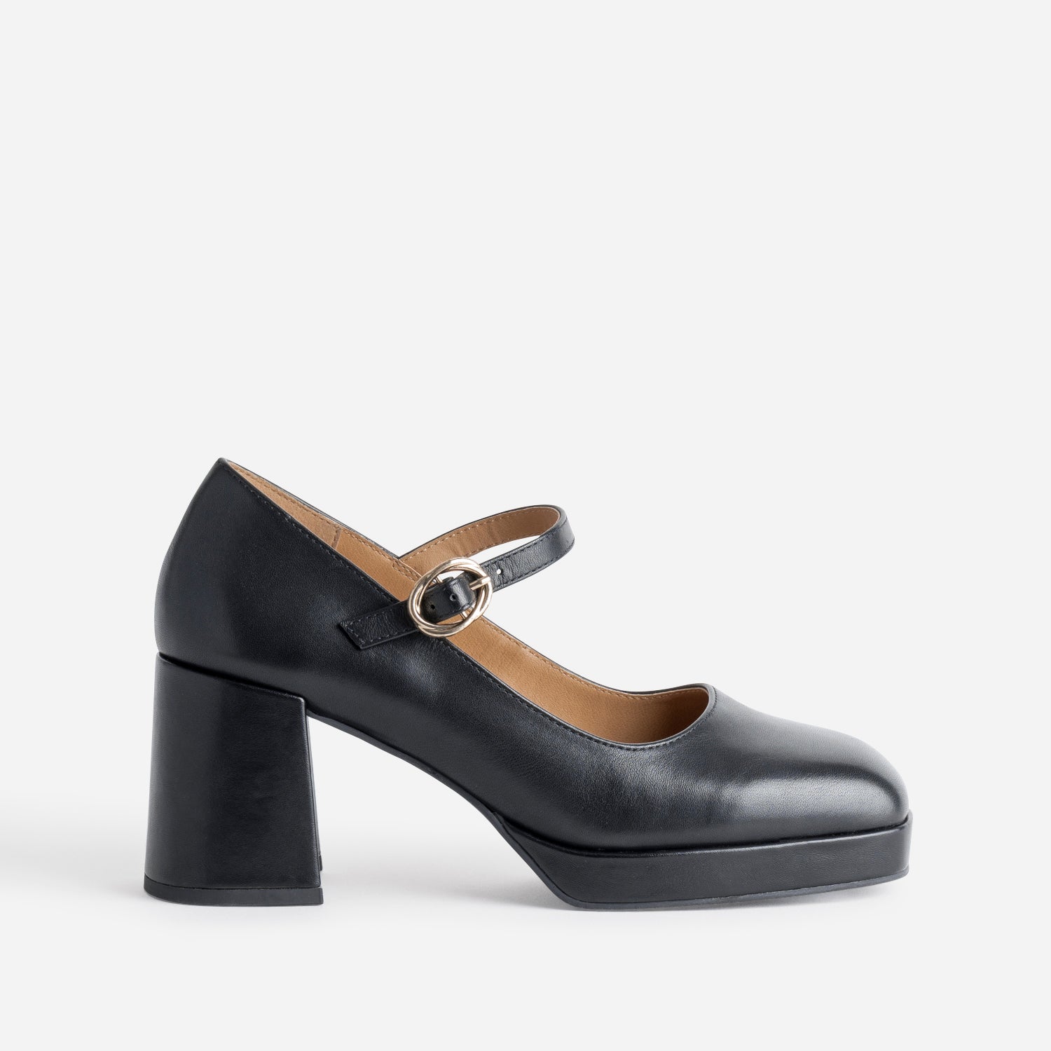 Eram Facebook ad: The key pieces of the season have arrived.