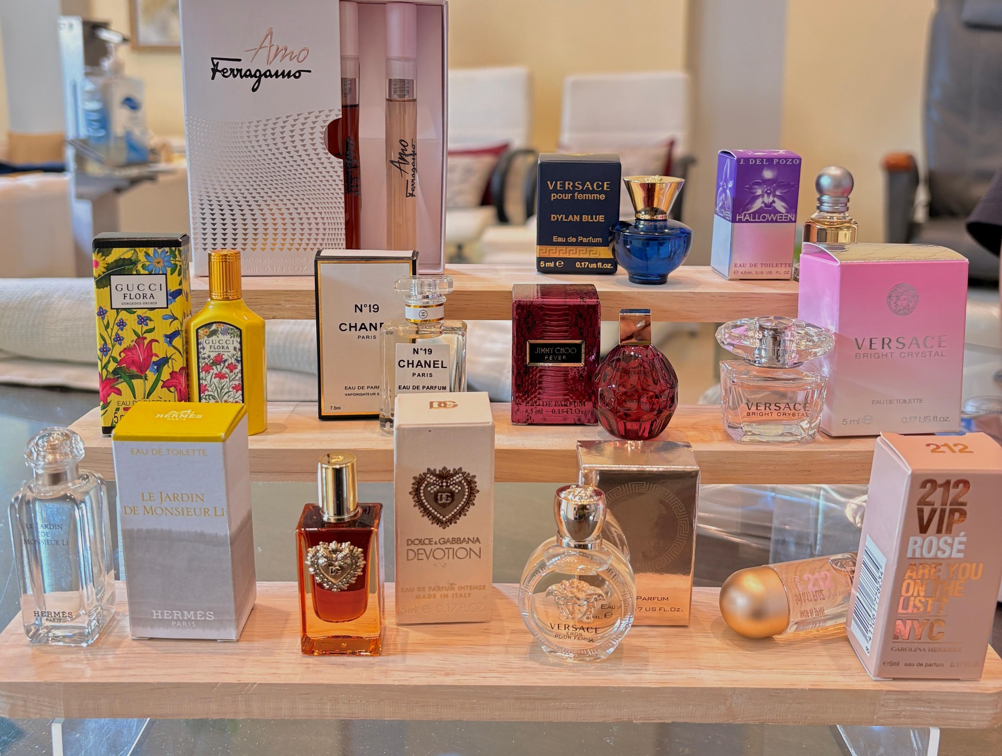 Miniperfumes Originales CUU Facebook ad: Venta de mini perfumes originales, para dama y…