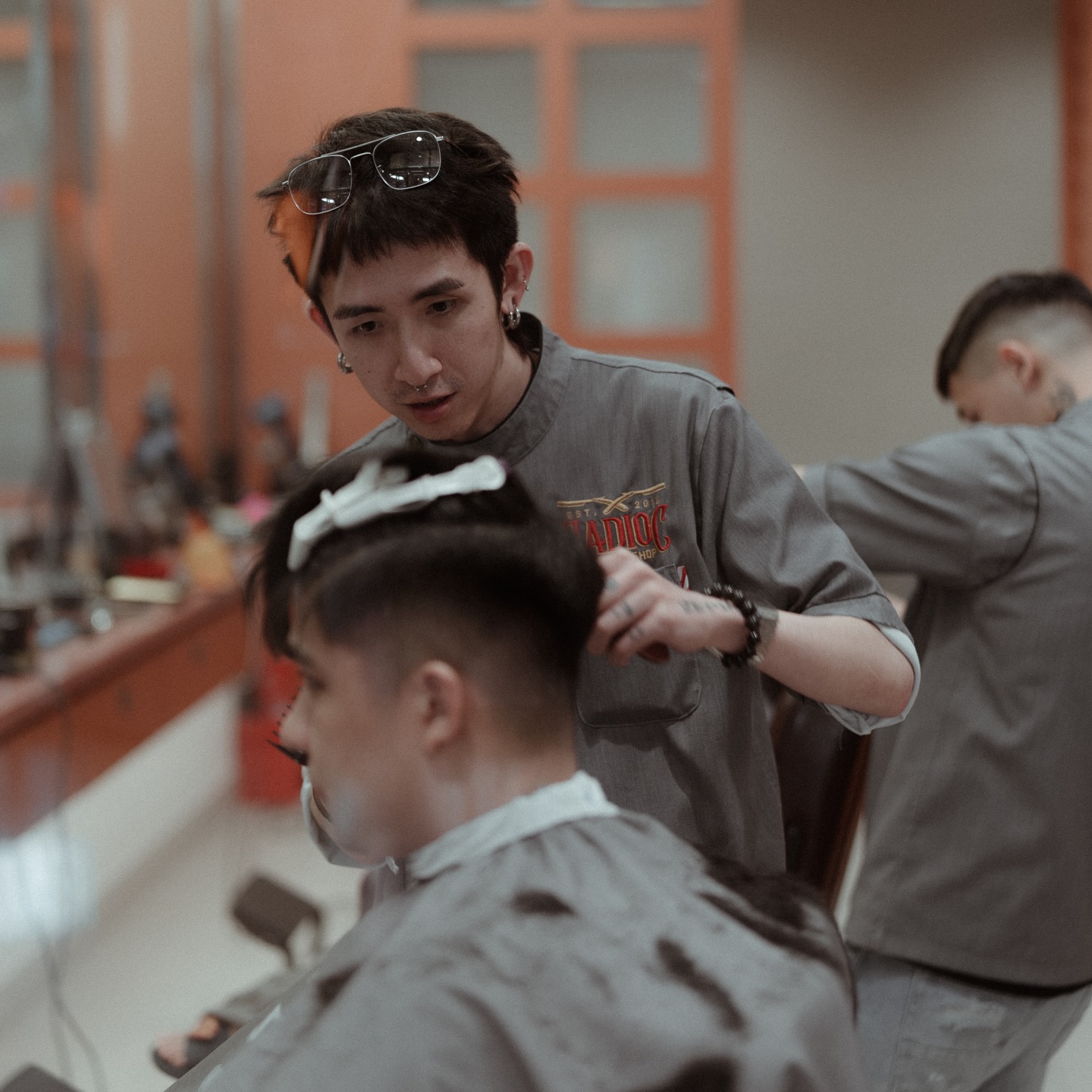 Jadioc Barbershop Facebook ad: 发型,不只是剪短而已。