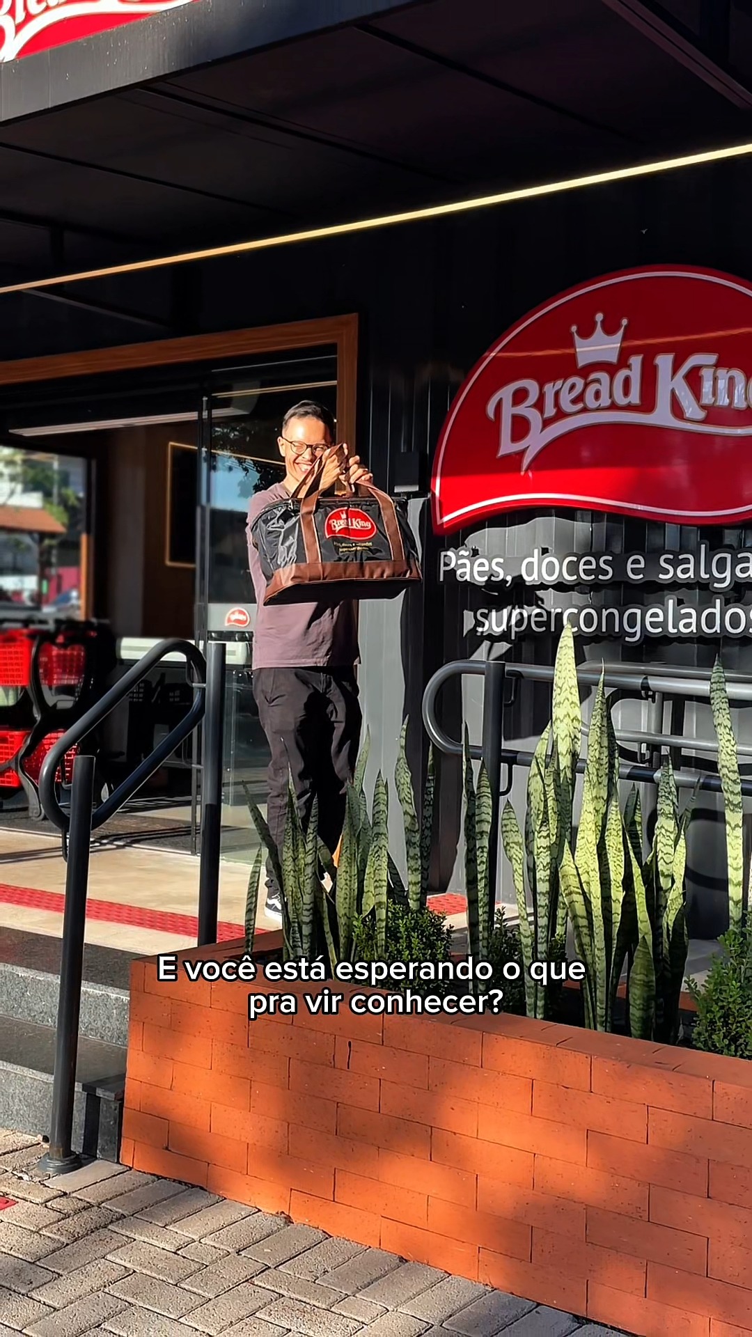 Bread King Maringá Facebook ad: Resolvi entrar só para conhecer… e já dei…