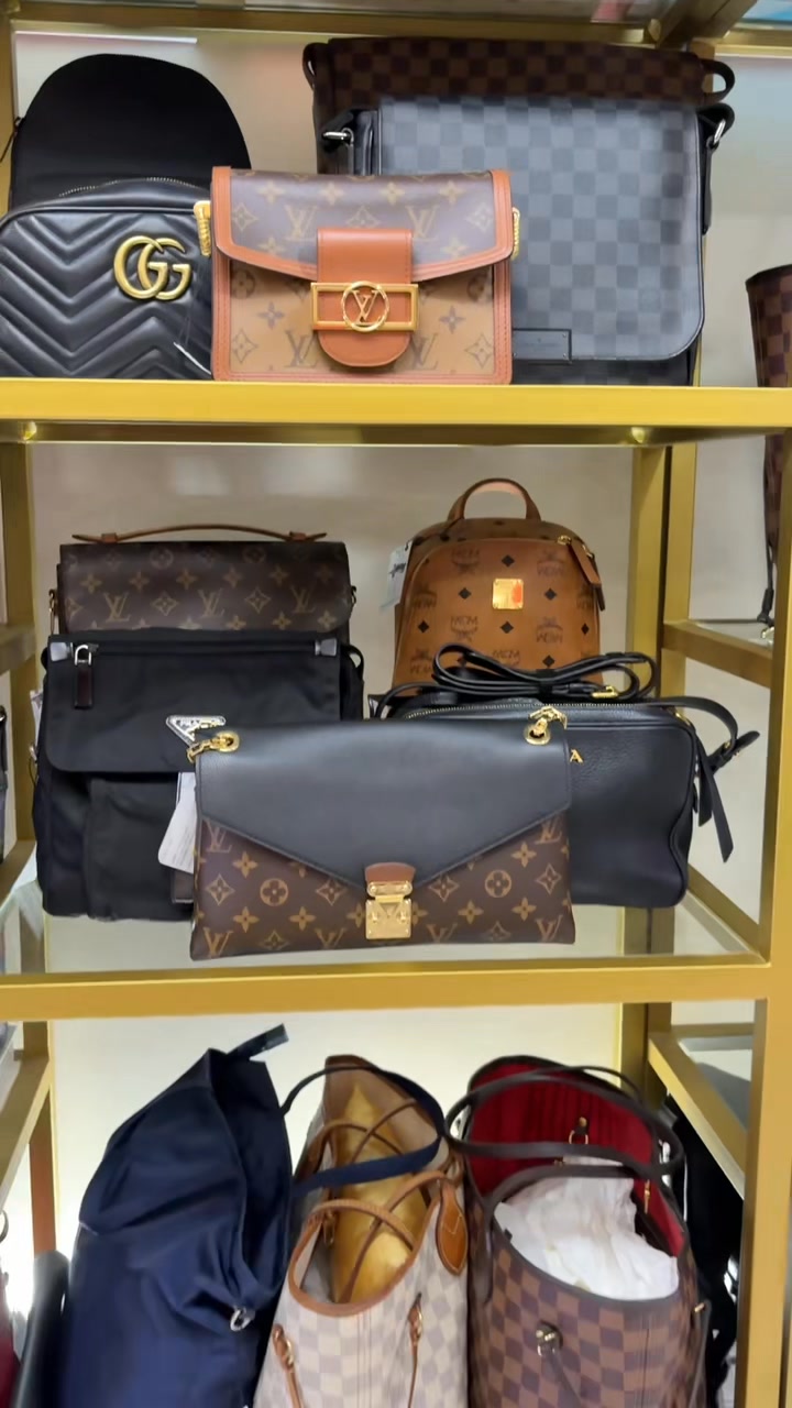 D Luxe Spree Ph Facebook ad: Luxury Shopper