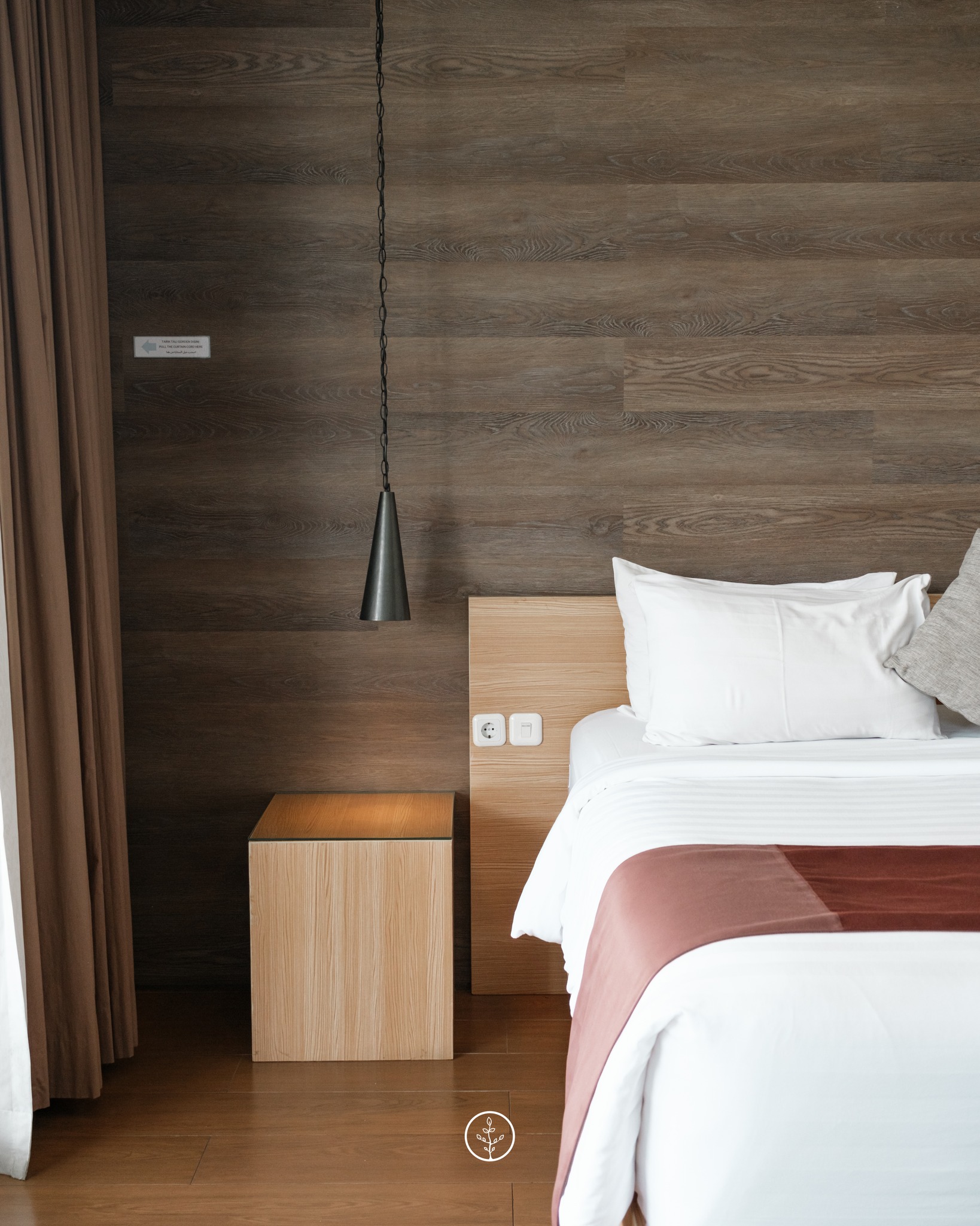 Holiday Villa Facebook ad: Wake up to rich wood tones, soft morning…