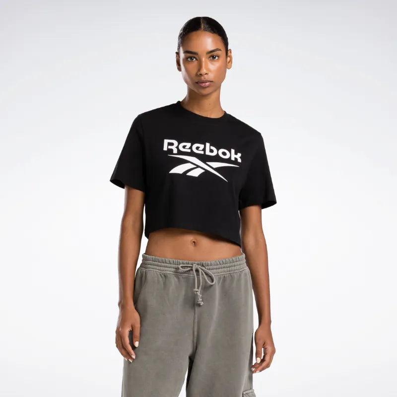 Reebok Facebook ad: Discover the world of Reebok!