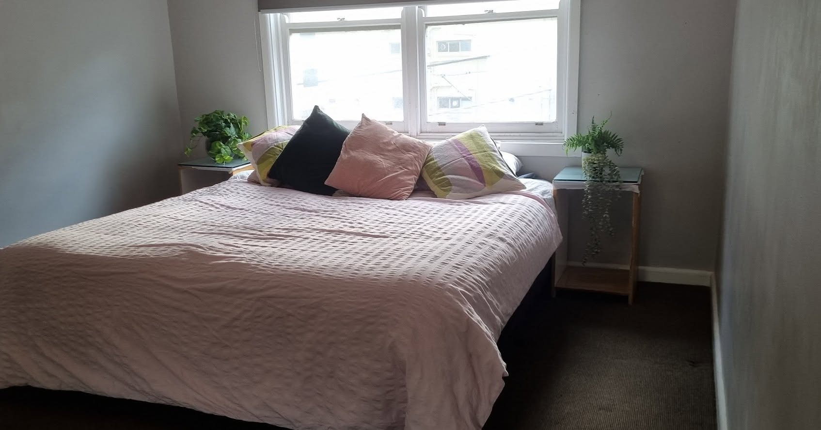 Fiona Dunn Facebook ad: 1 Bed 1 Bath Apartment/condo