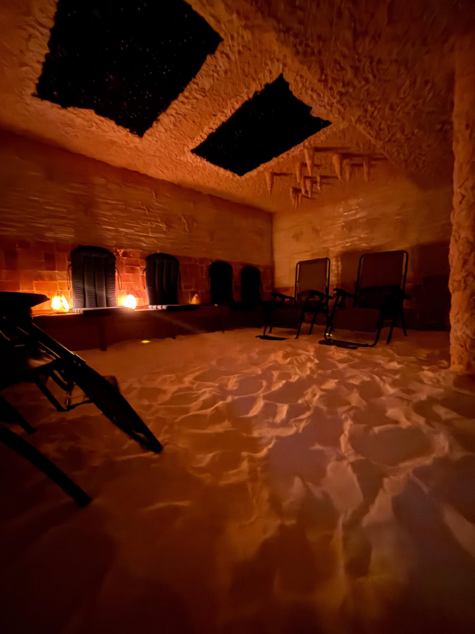Justin D'Amico Facebook ad: Flash Sale! $35 Salt Cave Treatment + FREE Bowen Therapy…