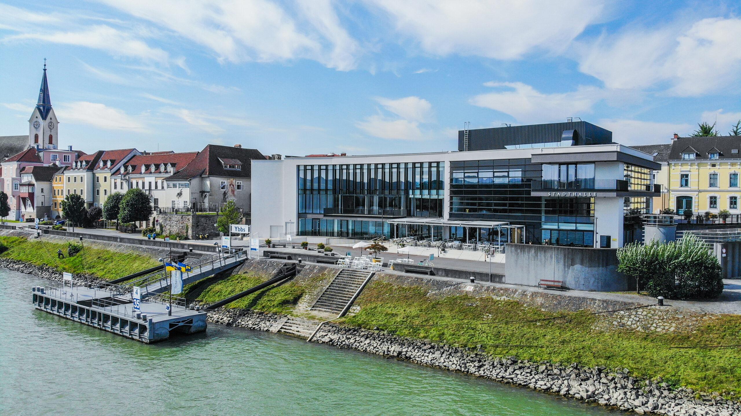 Stadthalle Ybbs Facebook ad: Die einzige Stadthalle direkt an der Donau!