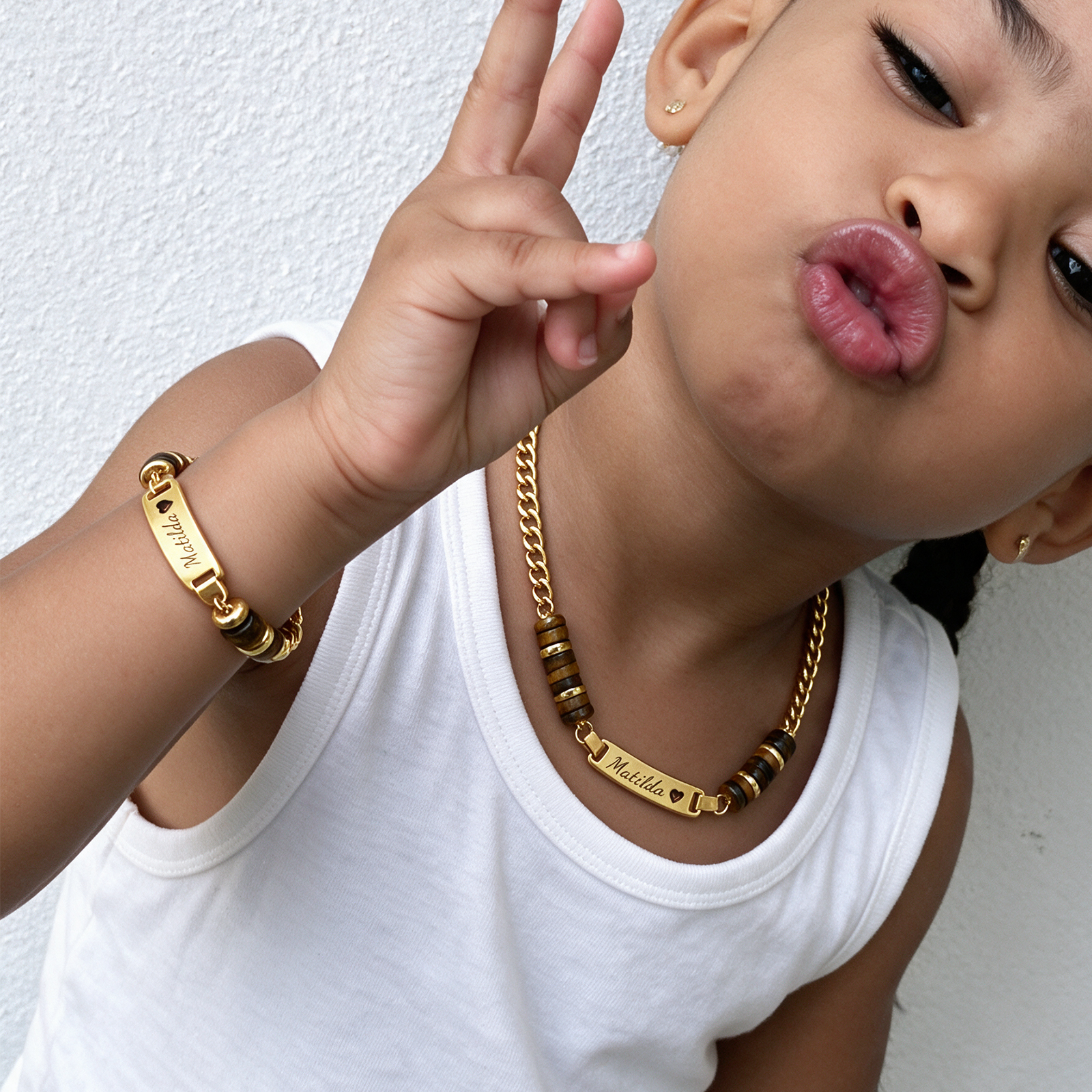 Instgifts Facebook ad: Personalized Kids Name Jewelry Set
