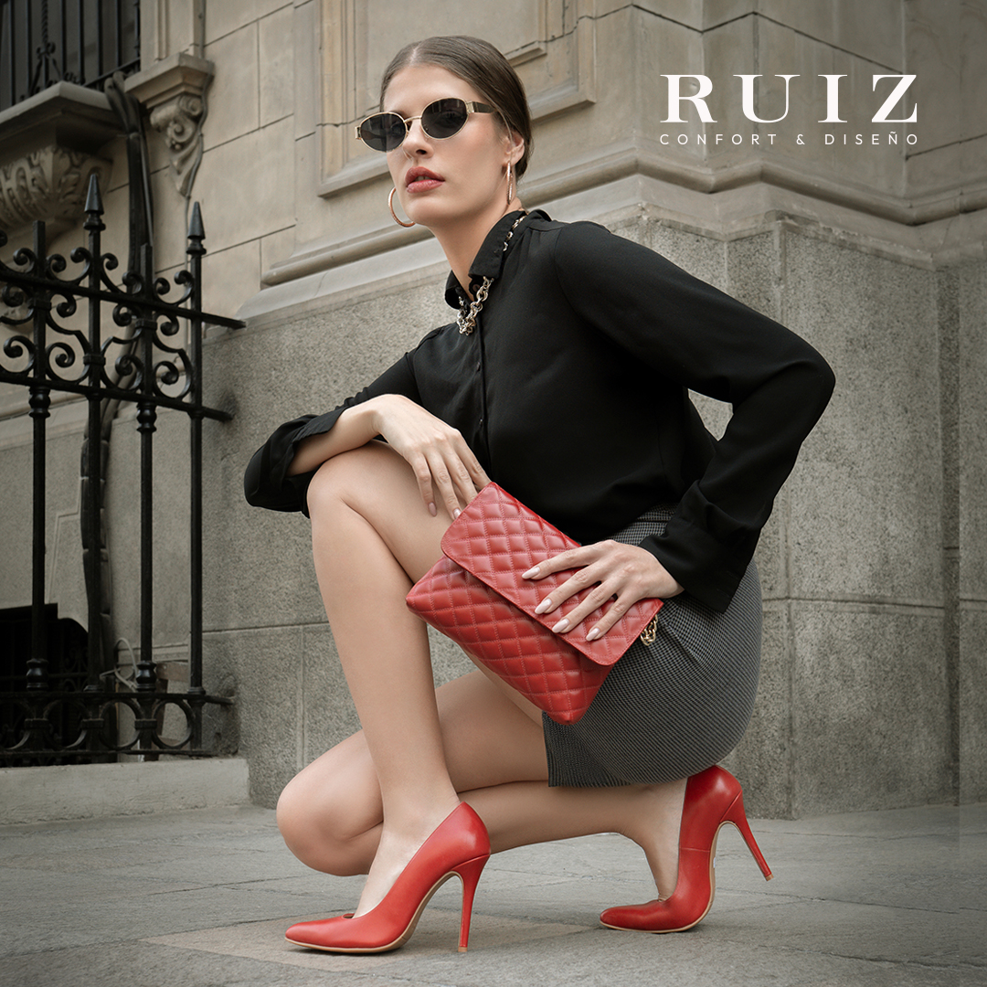 RUIZ Diseñadores de calzado Facebook ad: ¡Descubre el arte hecho a mano en cada…