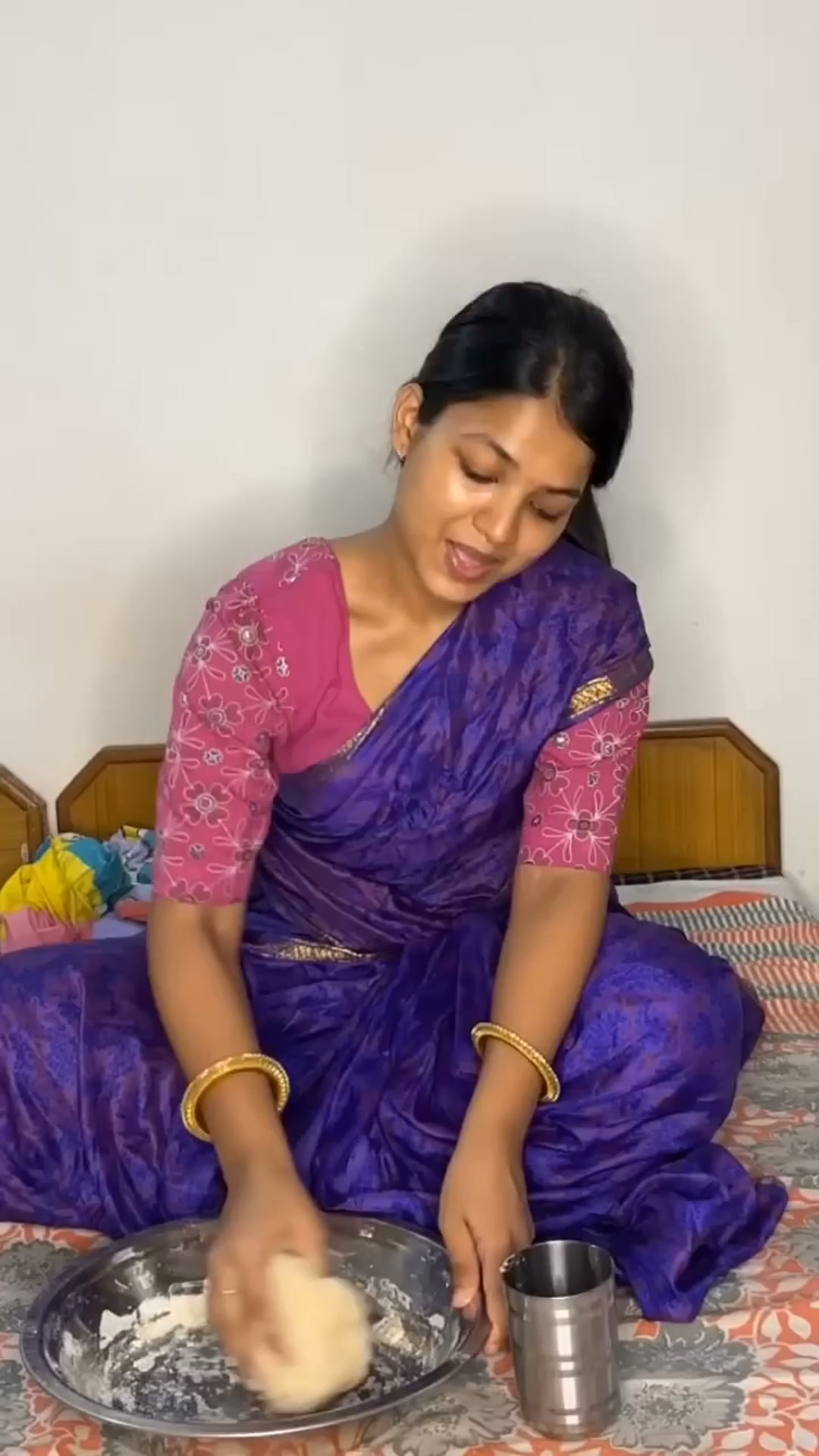 Deepali.TF64 Facebook ad: Apply Now