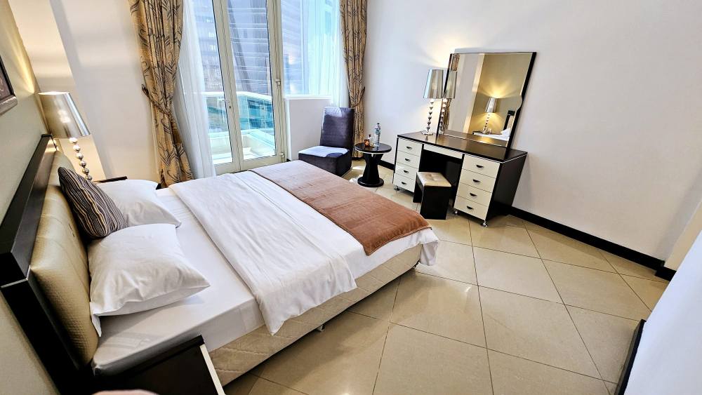 Josephine L. Sutjipta Facebook ad: Room to rent in SHARED apartment in West Bay