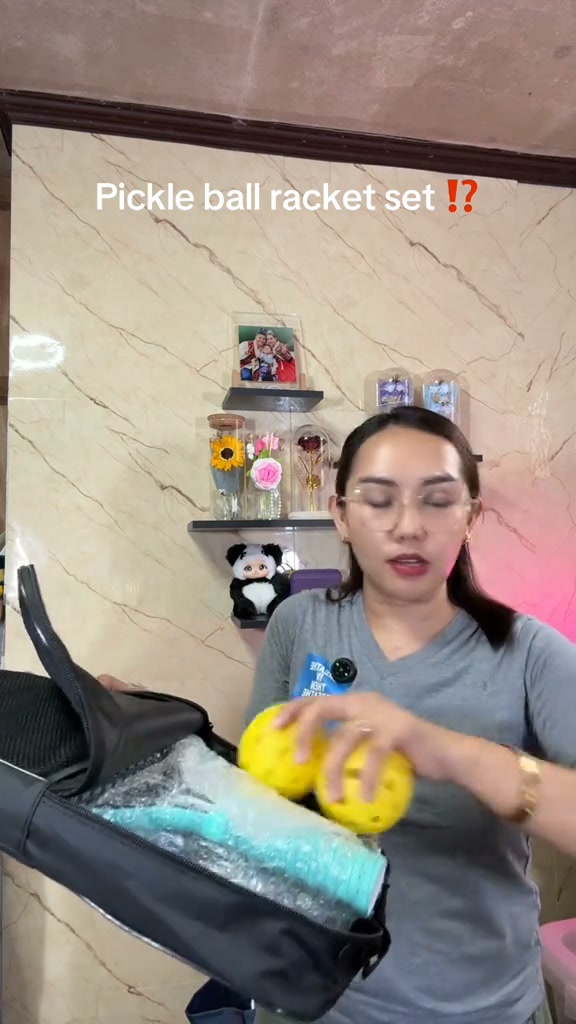 Sporty ka ba? Facebook ad: 2 Pickleball Rackets + 4 Balls set