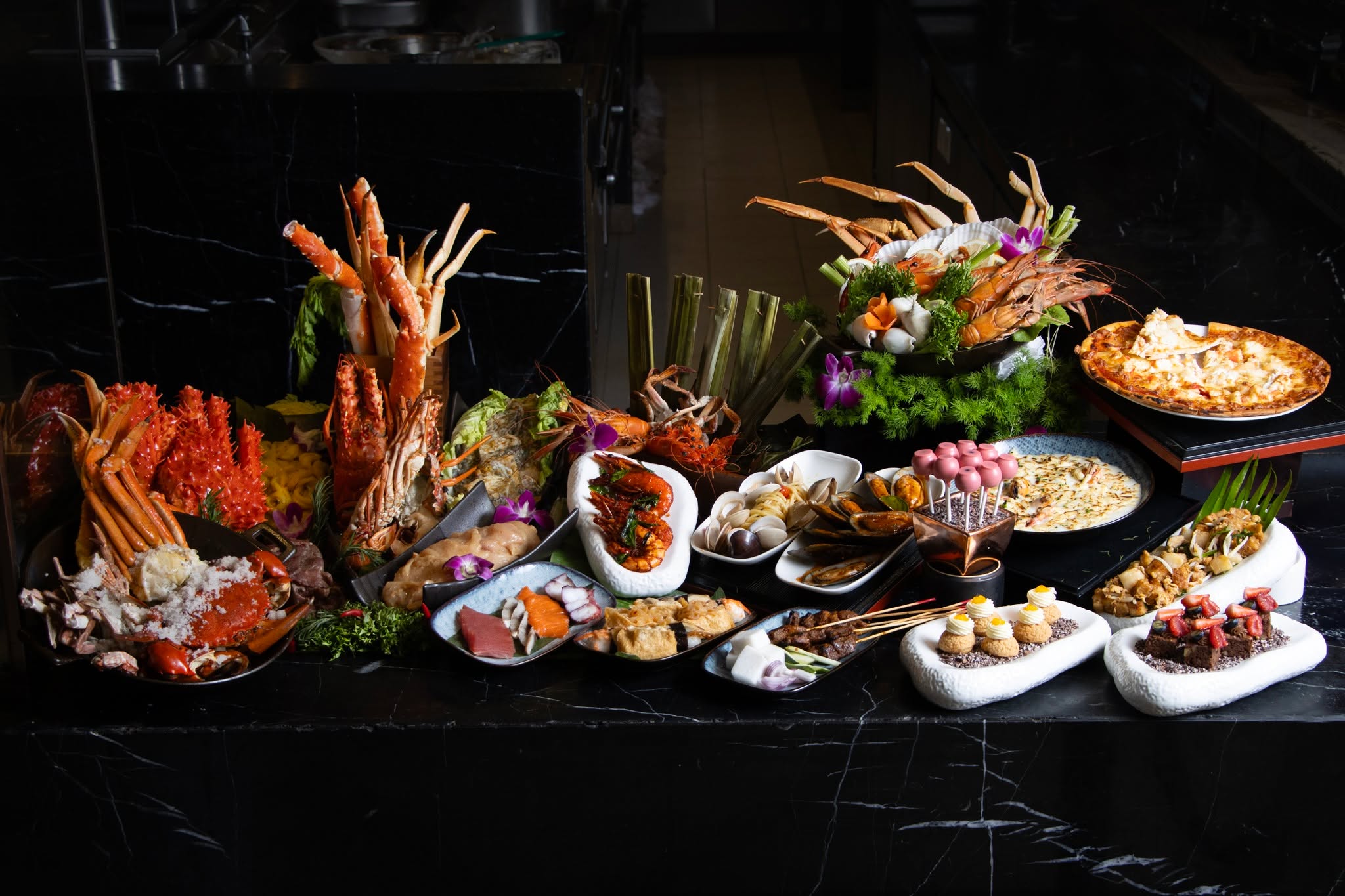 Pavilion Hotel Kuala Lumpur Managed by Banyan Tree Facebook ad: Moonlight Marina | Seafood Buffet Dinner | The Courtyard |…