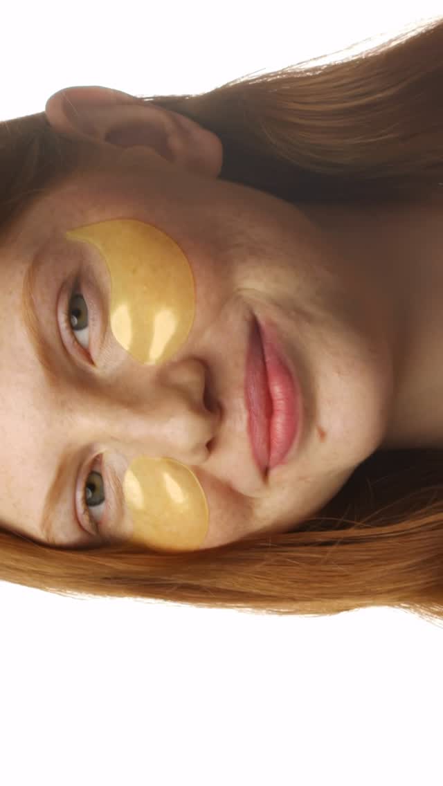Skinbar.cosmetics Facebook ad: Гідрогелеві патчі Skinbar з кофеїном і вітаміном С…