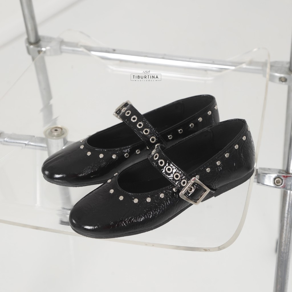 tiburtina Facebook ad: Las zapatillas Olivia de Tiburtina están pensadas para…