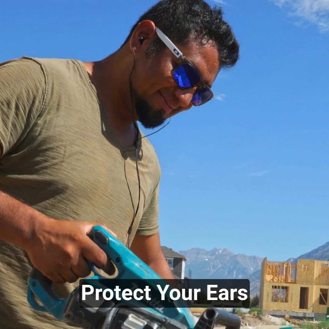 Plugfones Facebook ad: Step Up Your Earbuds!