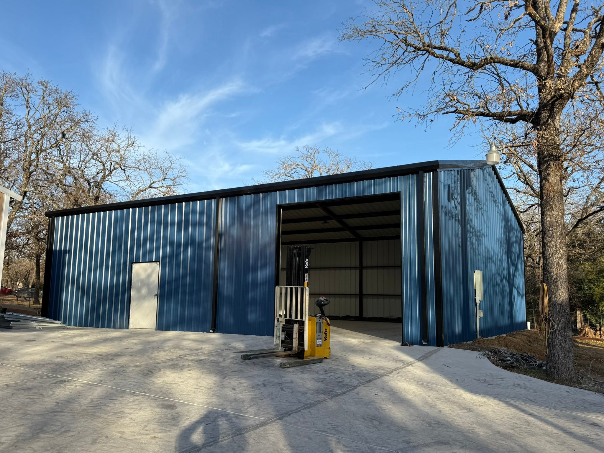 AJ's Steel Buildings, LLC Facebook ad: Custom 40x50x14 Red Iron Weld-Up Building, Burleson, TX