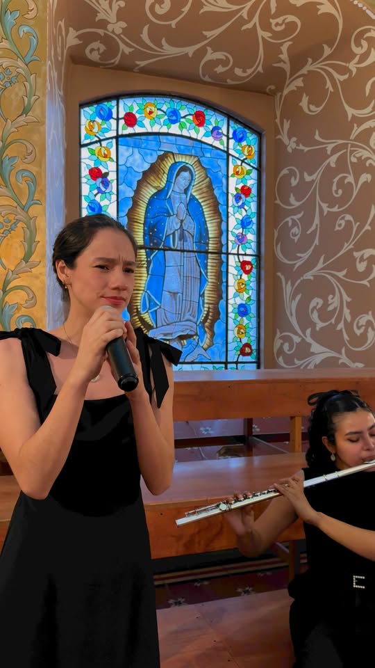 CS Coro y Orquesta Facebook ad: La sinfonía ideal, con tecnología de vanguardia, juventud…