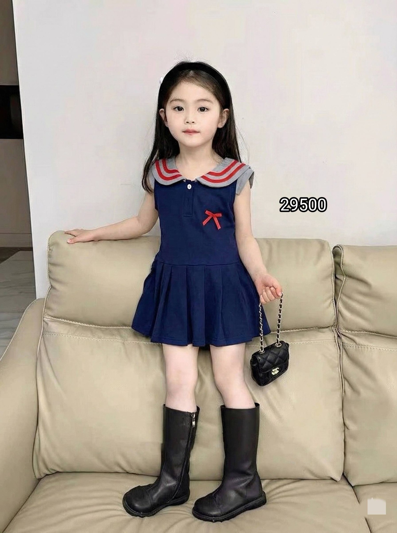 Eaindray Wholesale Facebook ad: မီးမီးလေးတွေအတွက် ဝတ်လိုက်တာနဲ့ ထင်းထွက်လင်းလက်…