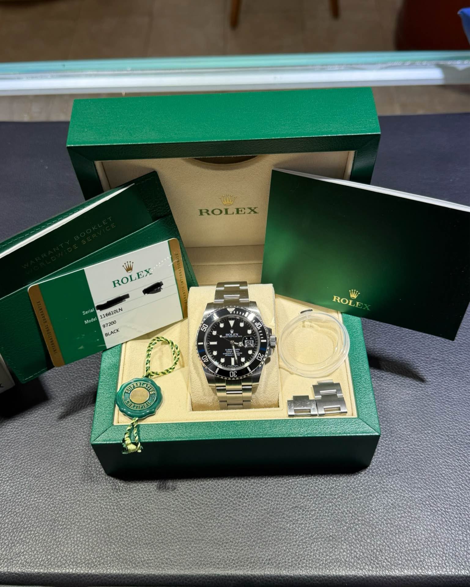 Georges Nasrawi Facebook ad: ONE OWNER 2017 SUBMARINER DATE, FULL SET, STEAL