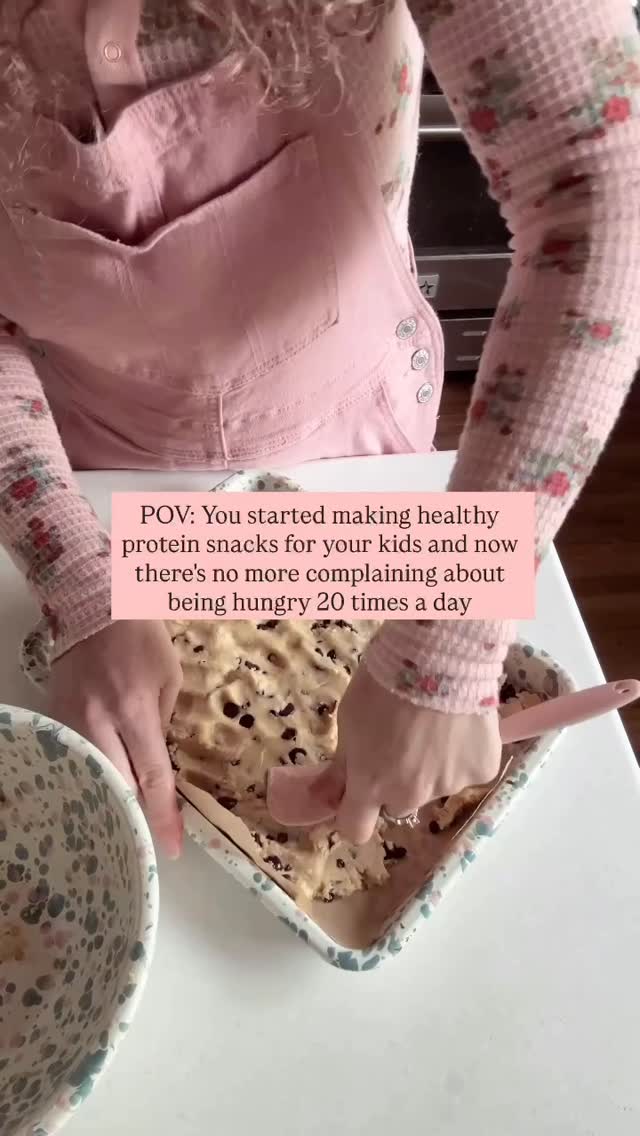 Live Sweet Facebook ad: First comment SNACKS to get my best-selling High…