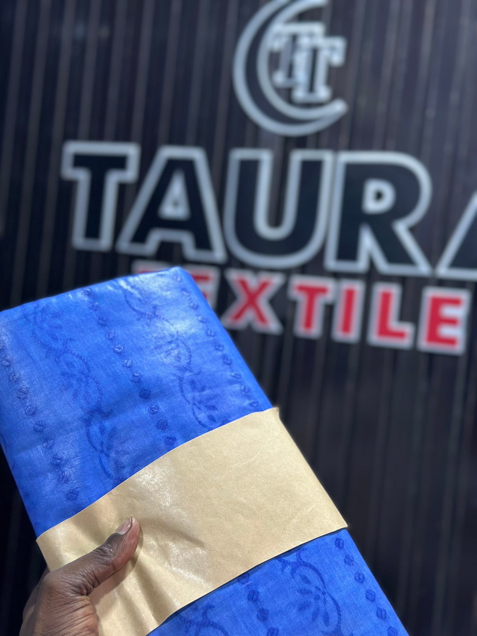 Taura Textile Facebook ad: SENEGALESE WAGAMBARI (high quality assured)