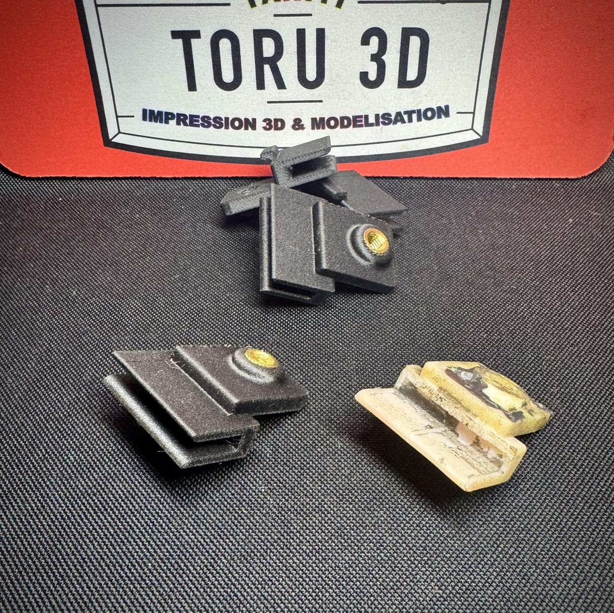 Toru 3D - Impression 3D à Tahiti Facebook ad: Cavalier de vitre, Isuzu Trooper