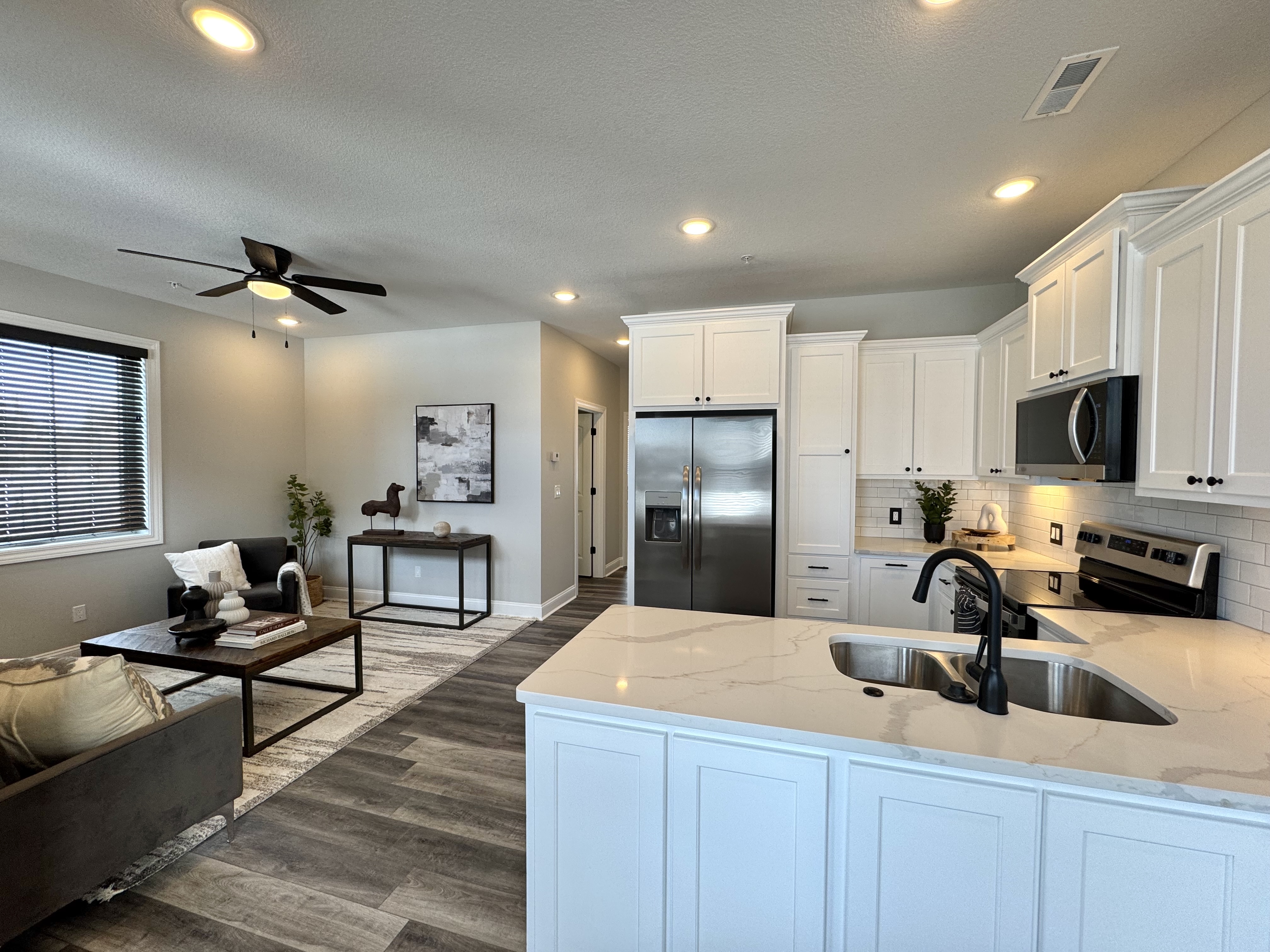 Stone Creek Apartments & Townhomes Facebook ad