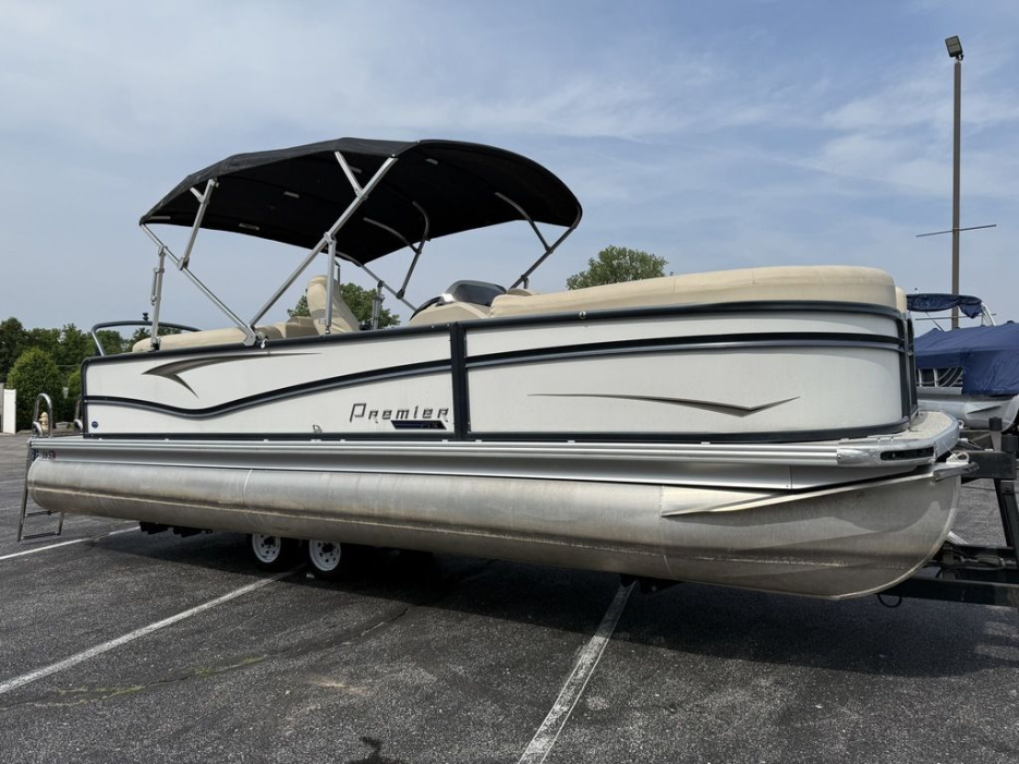 Dri-Port Marine Facebook ad: Dream Boats Are Waiting at Dri-Port Marine!