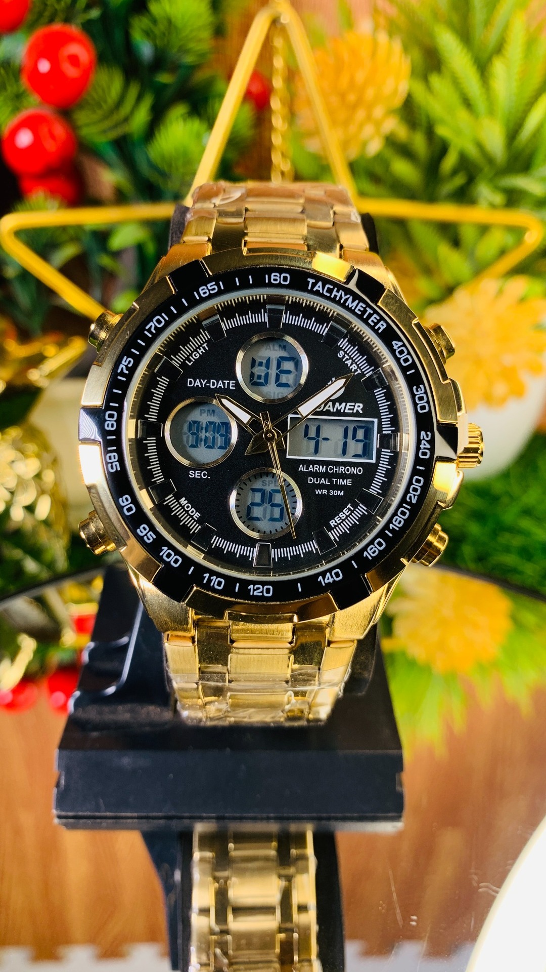 Luxury Watches Facebook ad: Watch + 2 Free Gifts + Free Delivery = 480GHC