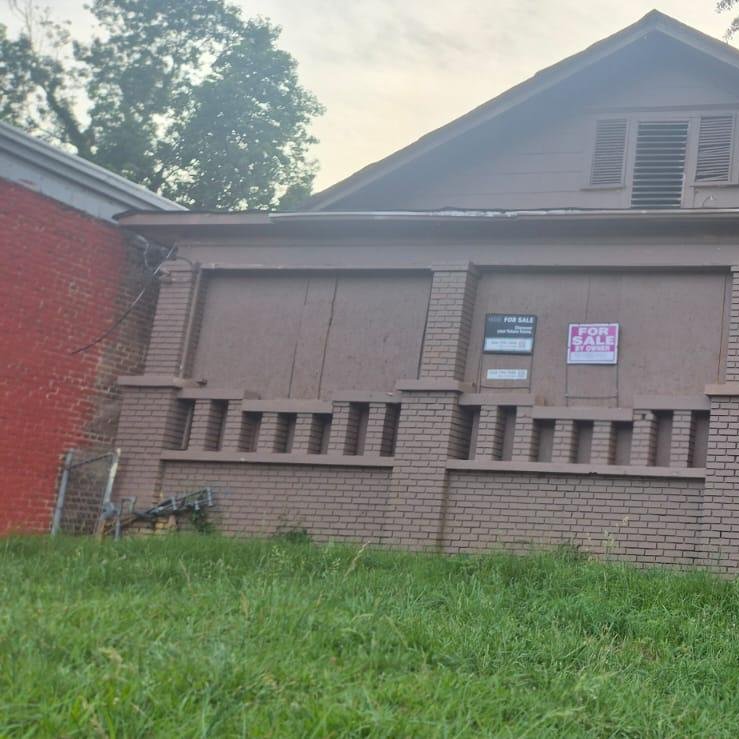 Raul Elias Rivera-Lopez Facebook ad: 8 Beds 3 Baths House