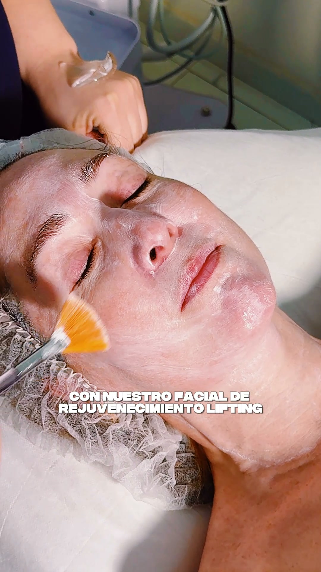Opatra Mexico Facebook ad: LIFTING FACIAL (REJUVENECE)
