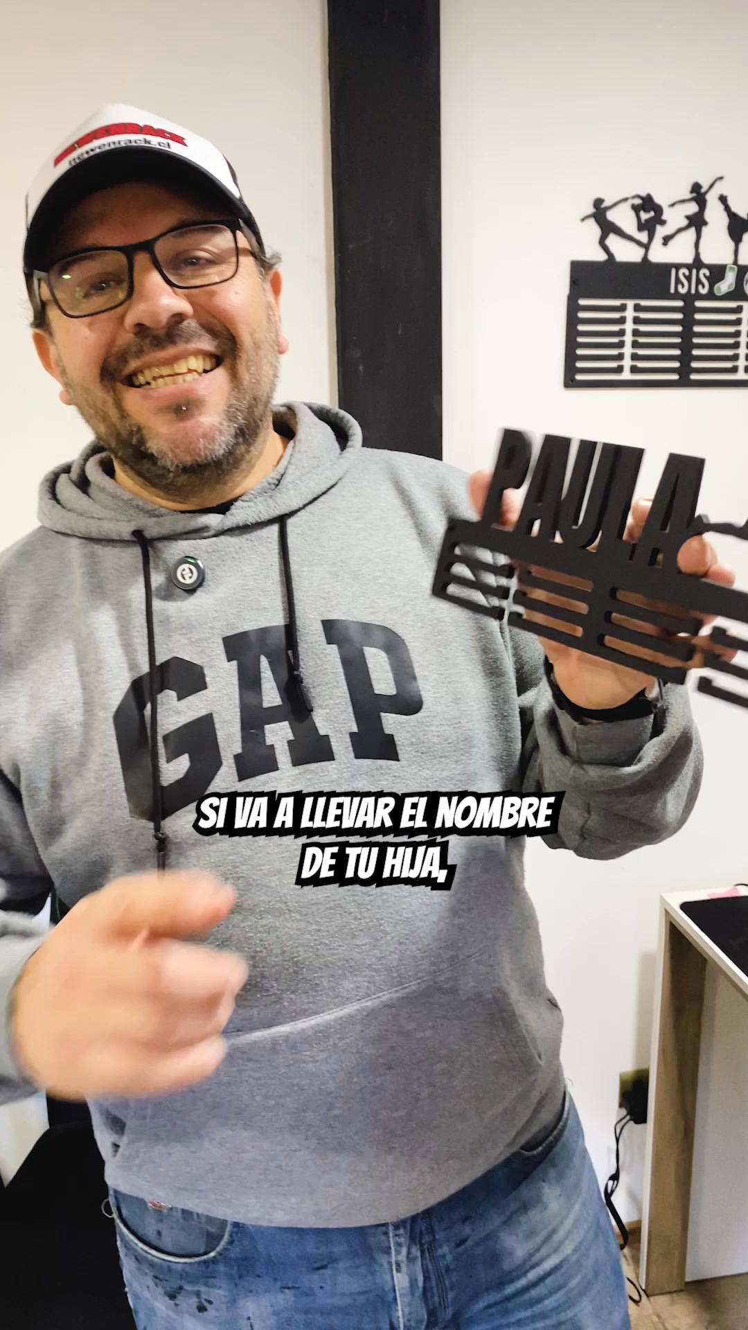 NewenRack Facebook ad: El mejor regalo para un deportista