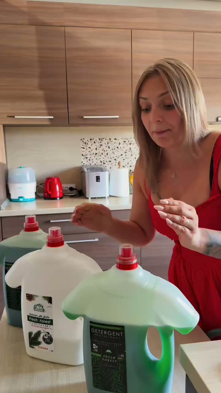 Scent Marketing Romania Facebook ad: Ce au în comun Gabriela Cristea, Carmen Tănase…