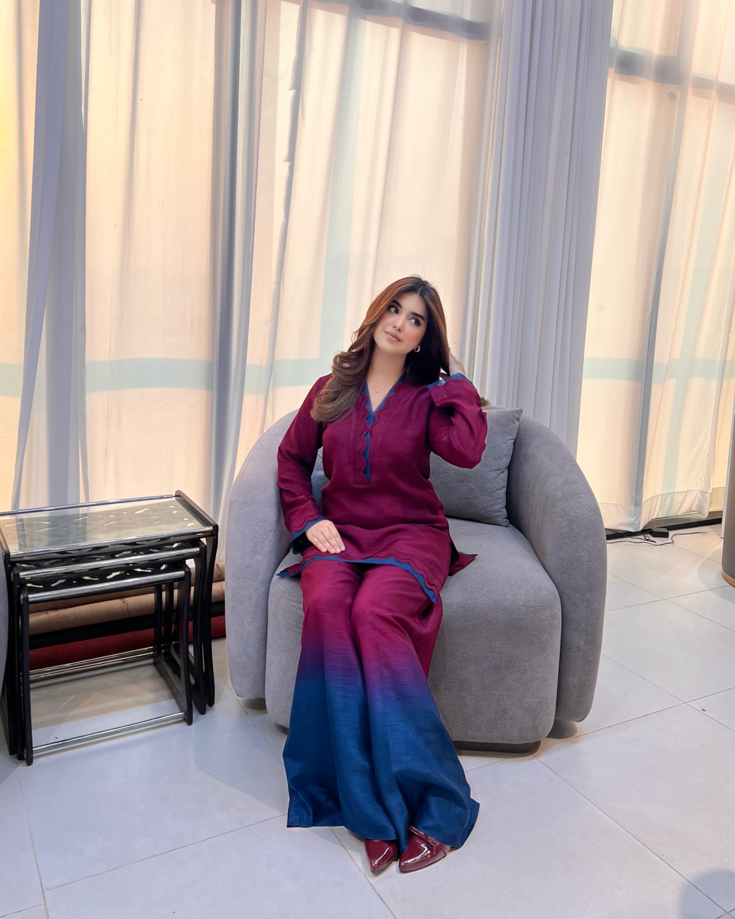 Blendspakistan Facebook ad: Regal Waves styled effortlessly by @aqsamehboob_