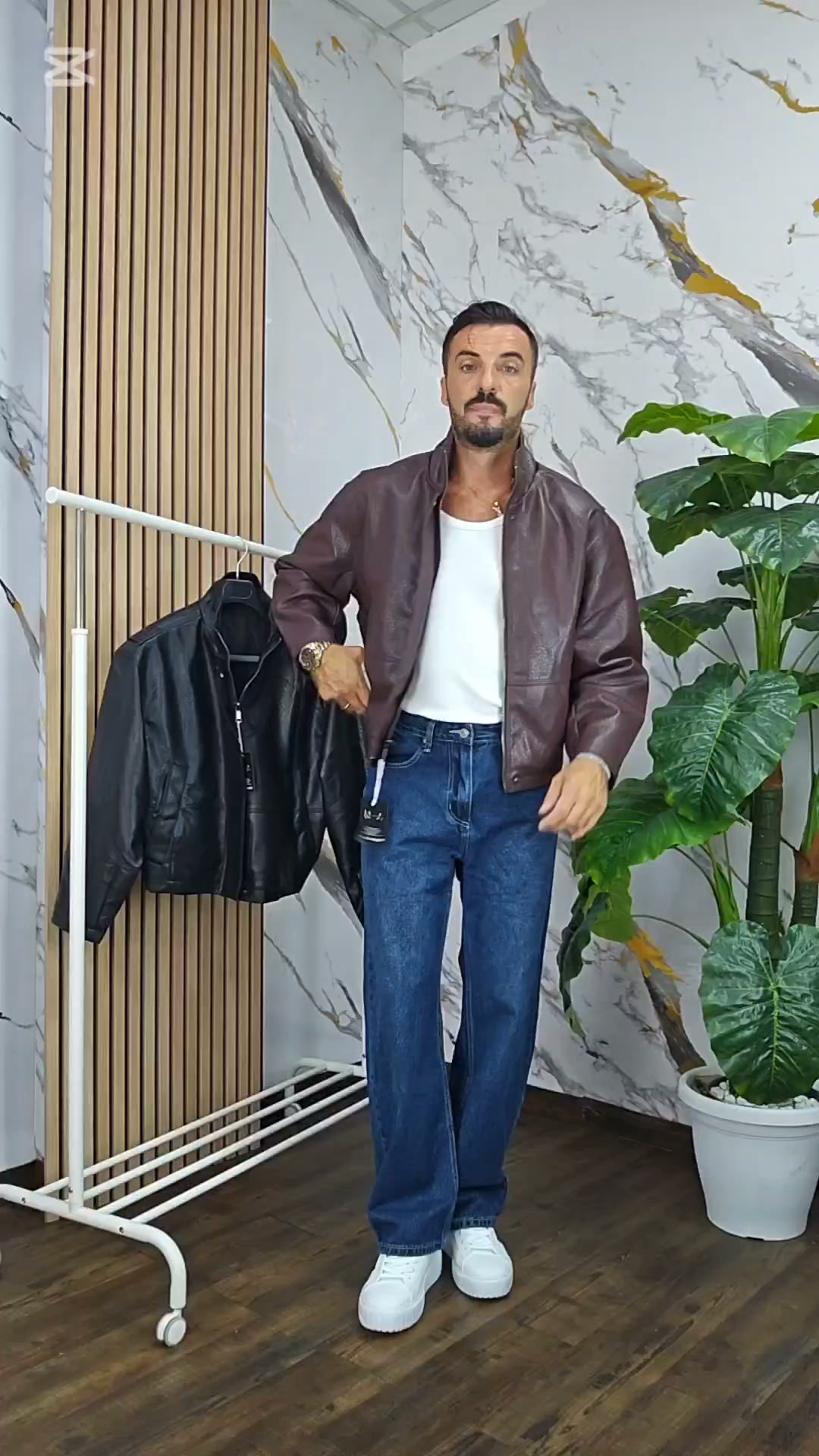 Andrema Store Facebook ad: Resi Facili e Sicuri entro 14 Giorrni