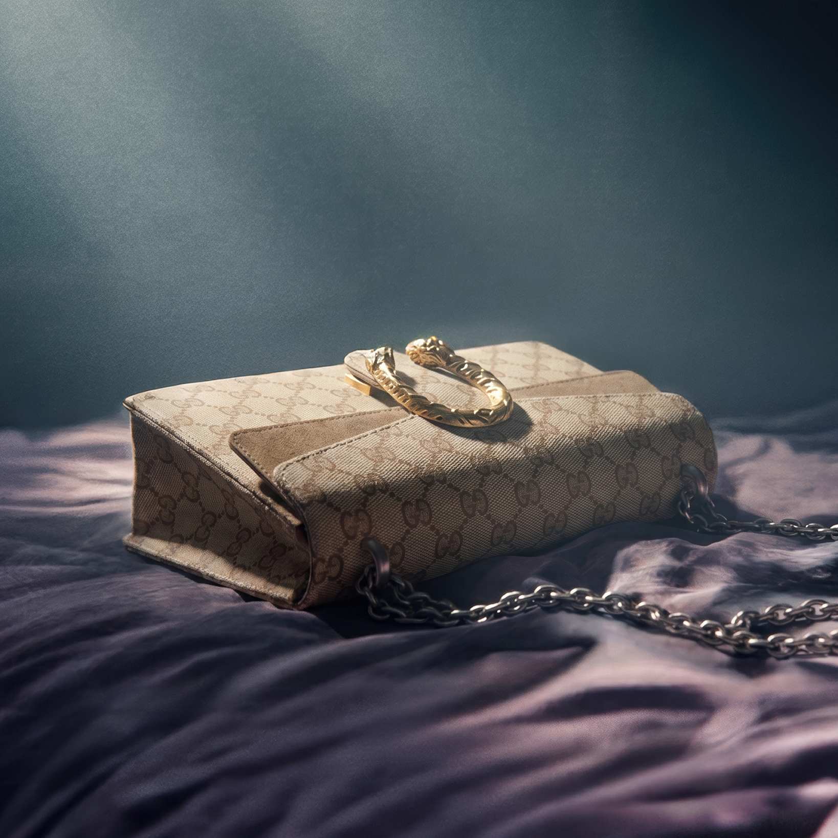 Gucci Facebook ad