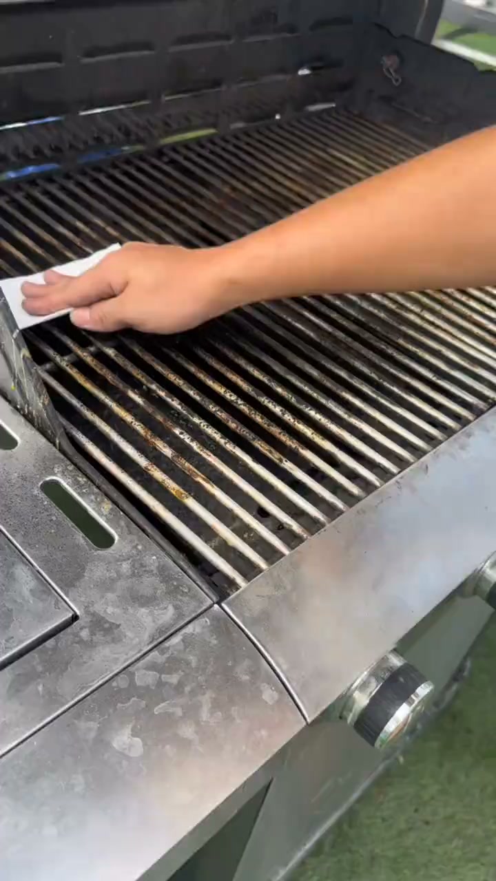 Norvellaire Facebook ad: No More Sore Hands After Grilling