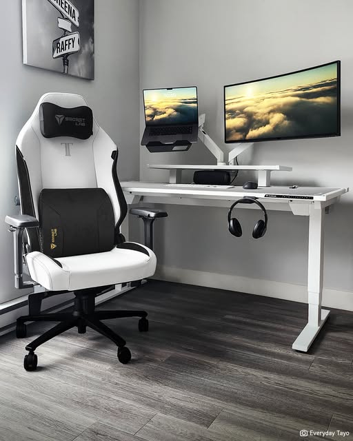 Secretlab Facebook ad