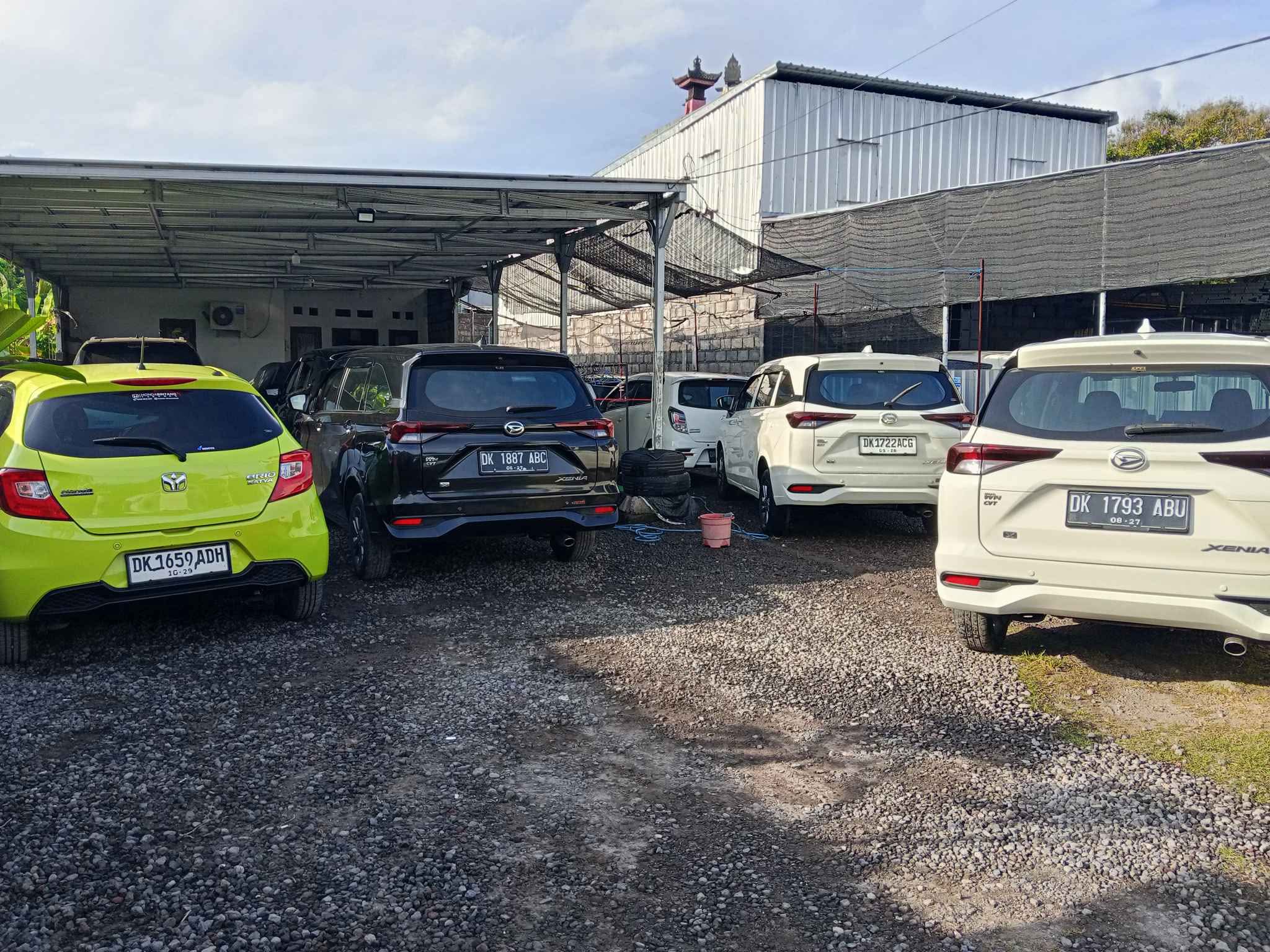 Odix Hutarya Facebook ad: self drive car rental