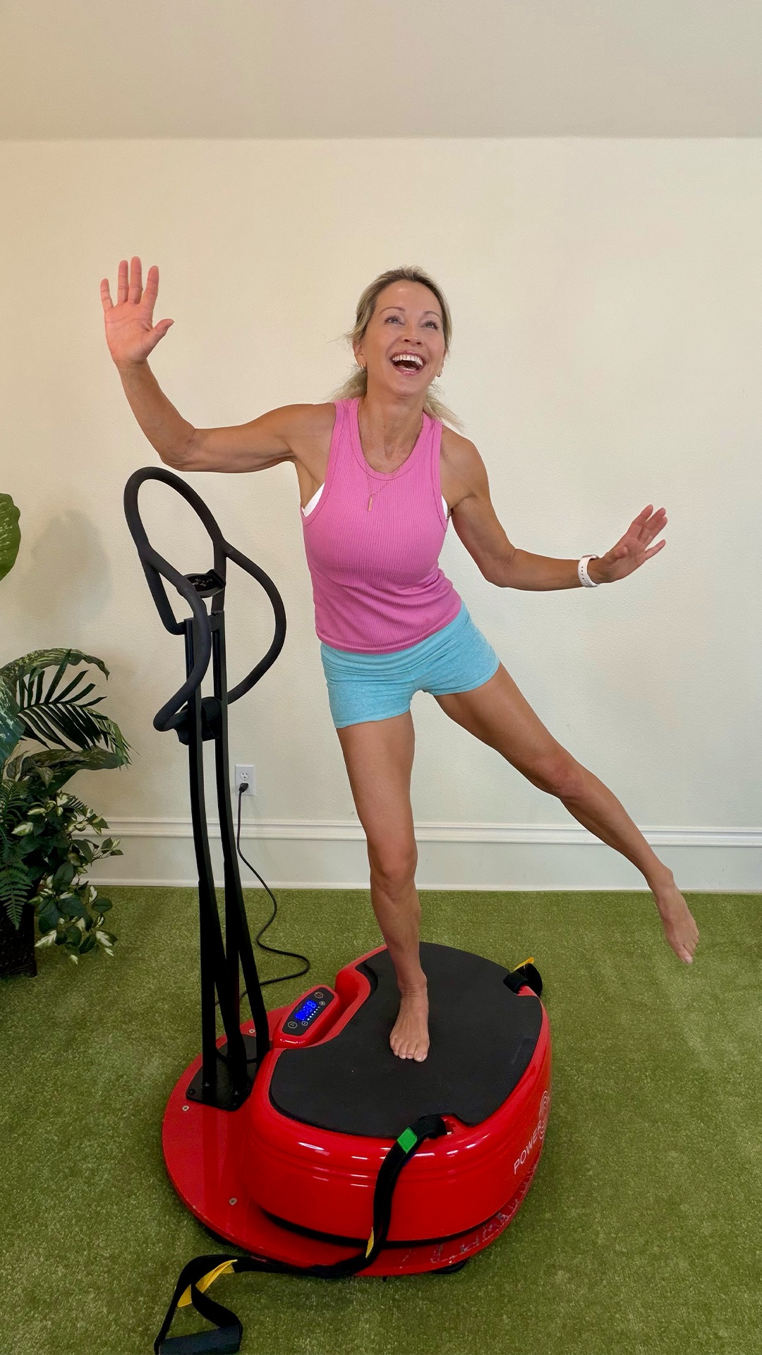 Power Plate USA Facebook ad: Strong bones, strong foundations.
