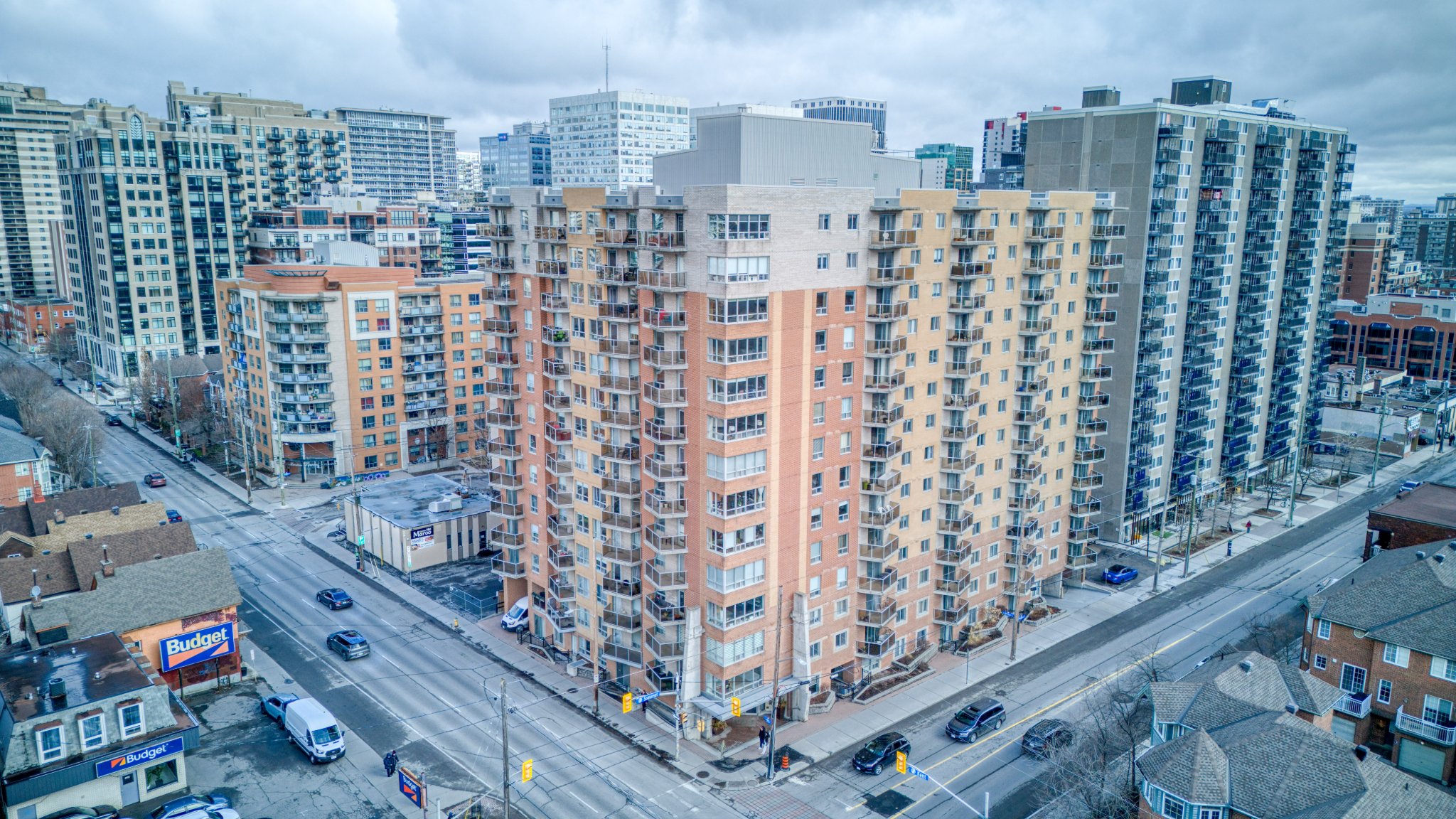 Jamie Katz Facebook ad: 2 beds 2 baths Flat