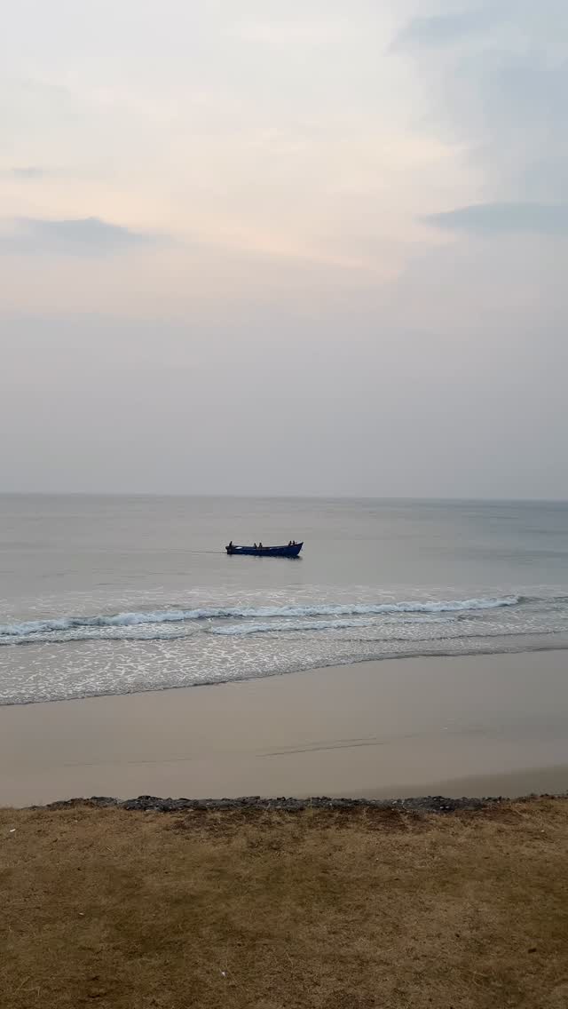 B'Canti Boutique Beach Resort Facebook ad: Beach Therapy.