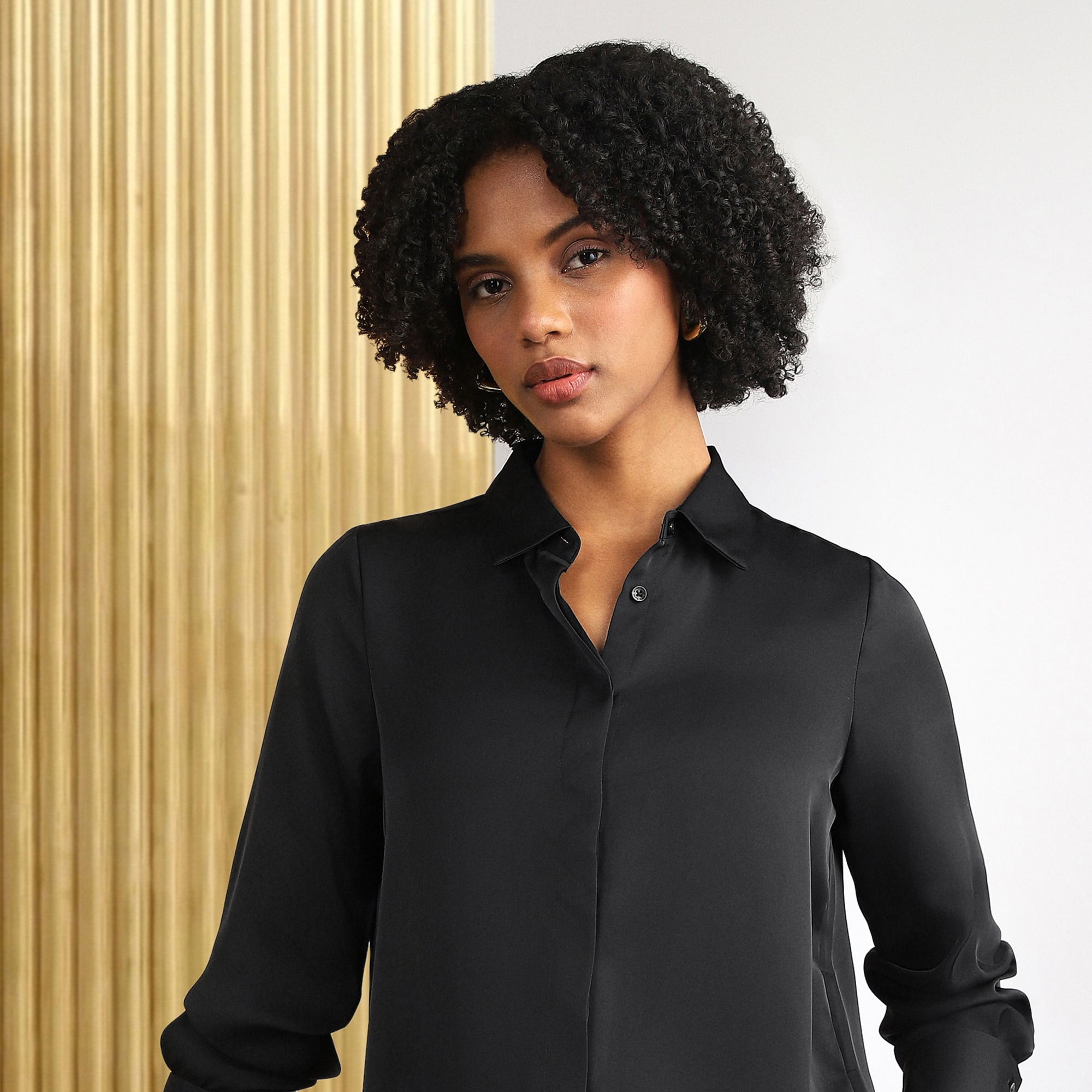 Allen Solly Facebook ad: Sharp lines. Bold confidence.