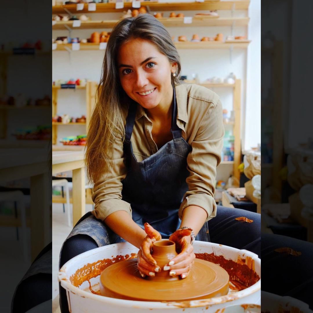 Pottery studio 1 Los Angeles - Classes and events Facebook ad: Pottery classes for adults and kids, from 90$/person.